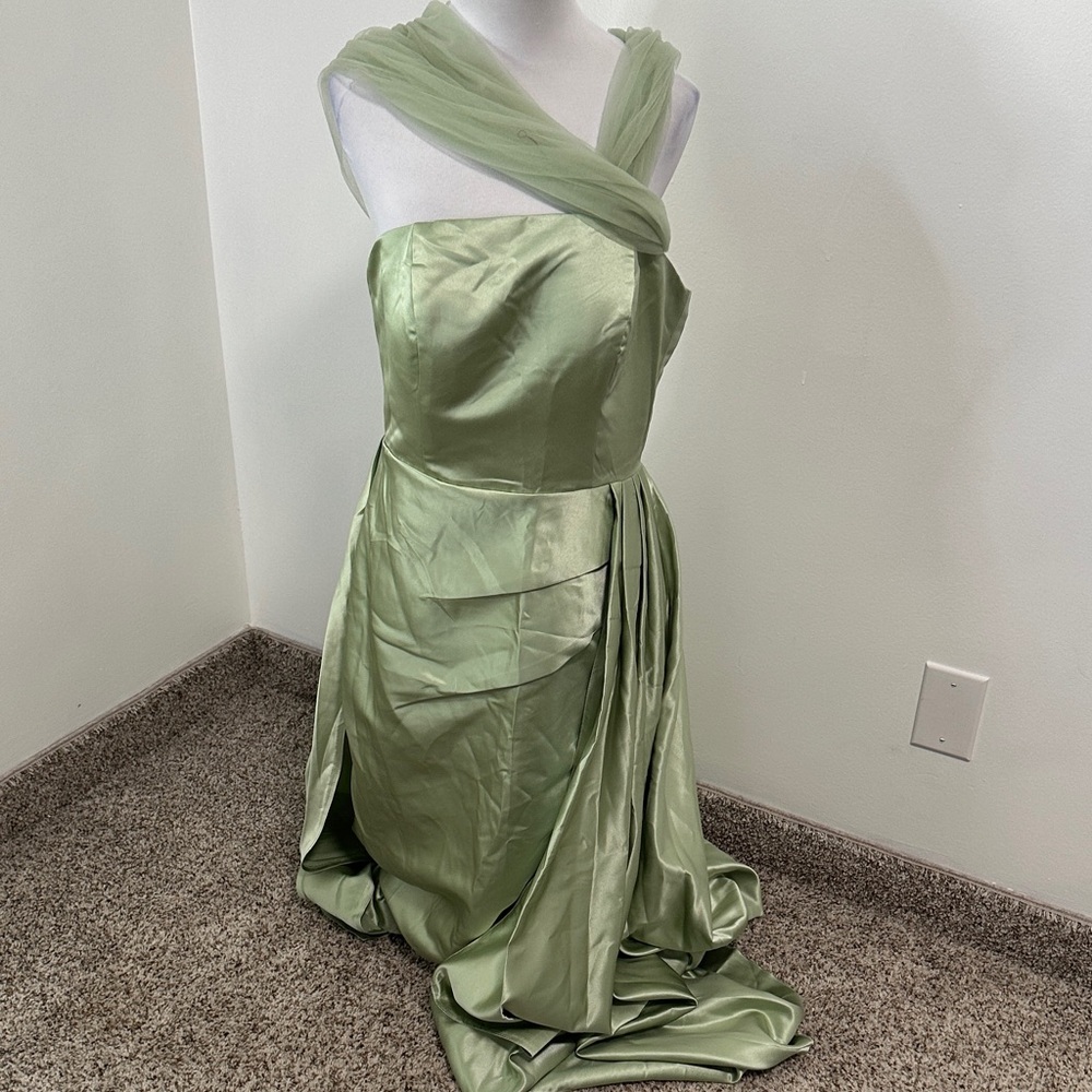 👒 NWT Missacc Formal Dress